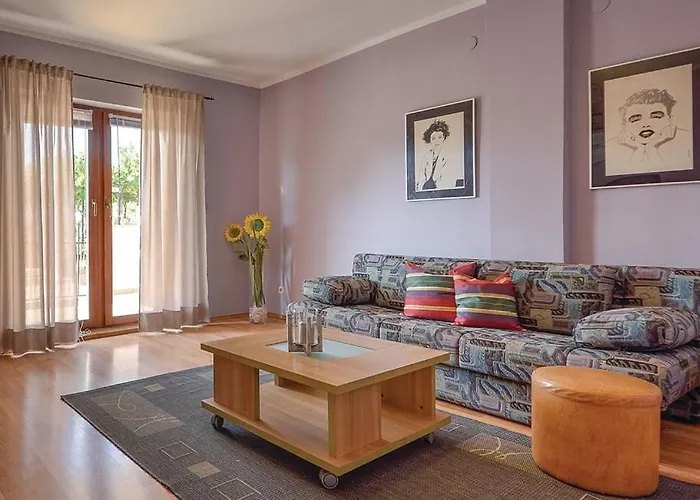 Apartman With A Swimming Pool - 13020 *