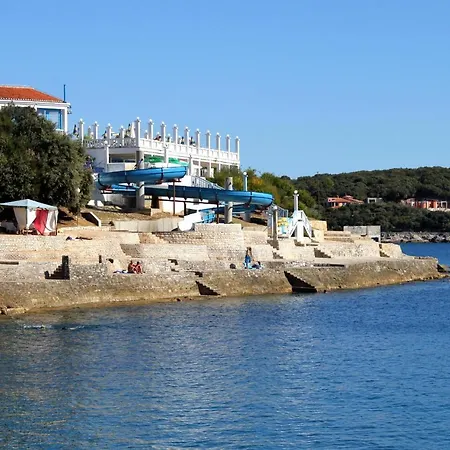 With A Swimming Pool - 13020 Apartment Pula