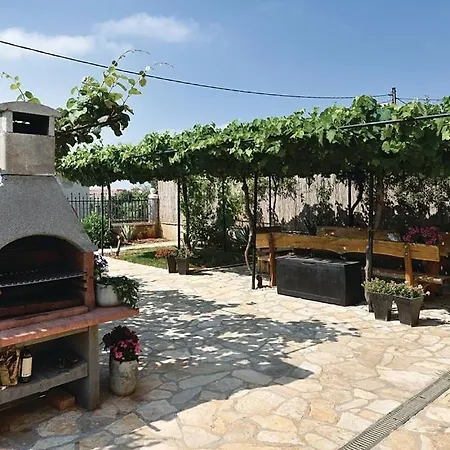 Apartment With A Swimming Pool - 13020 Pula