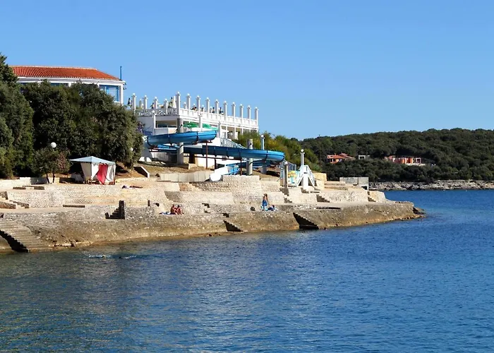 With A Swimming Pool - 13020 Apartment Pula