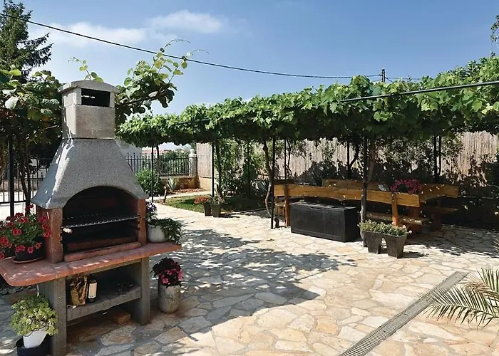 Apartment With A Swimming Pool - 13020 Pula