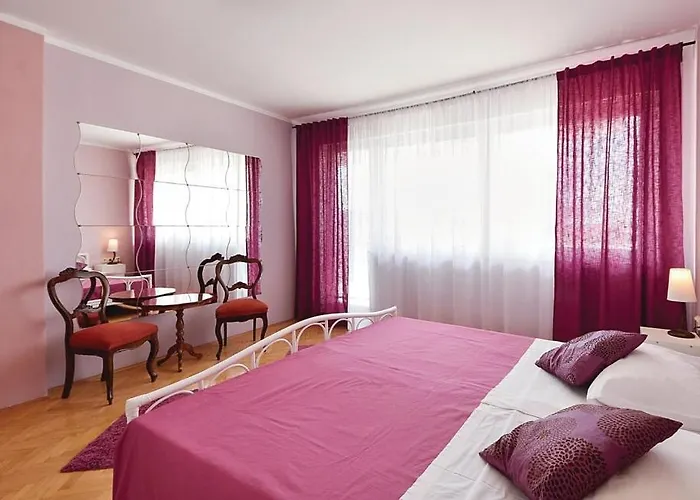 With A Swimming Pool - 13020 Apartment *