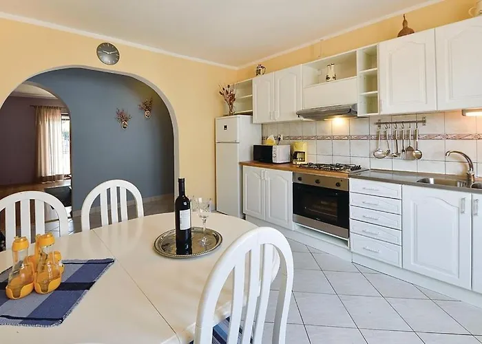 With A Swimming Pool - 13020 Apartment *